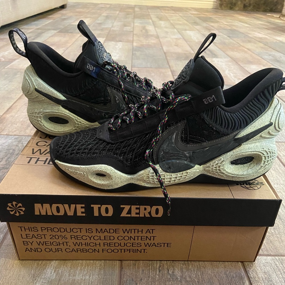 Nike Cosmic Unity